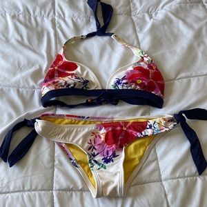 O’Neill bikini hawaiian flowers
